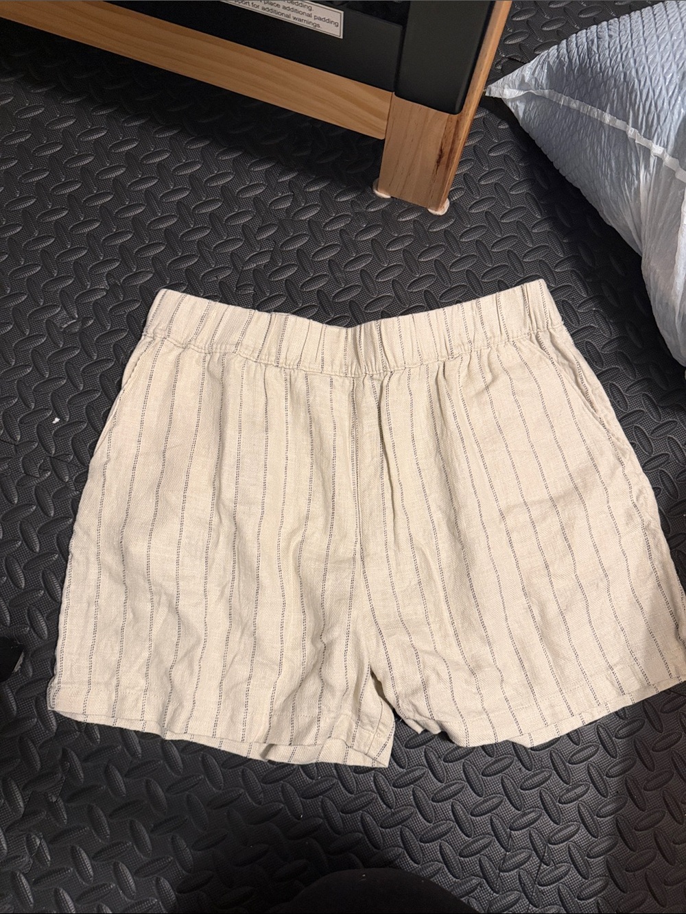 Blank NYC Cream Striped Linen-Blend Women’s Shorts